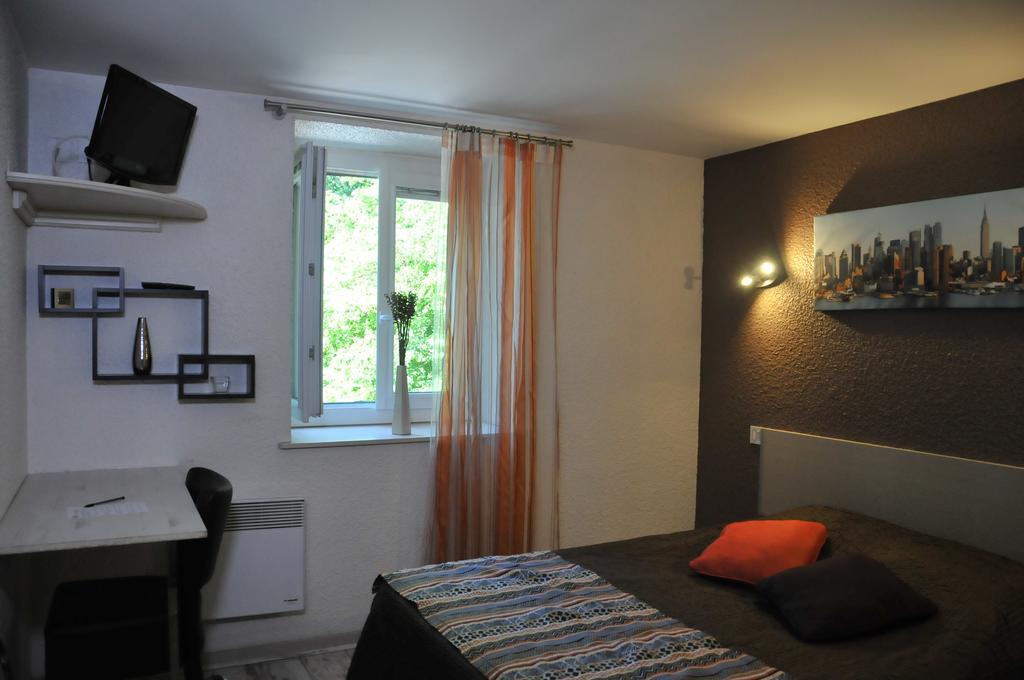 O2 Saone Hotel Reyrieux Esterno foto