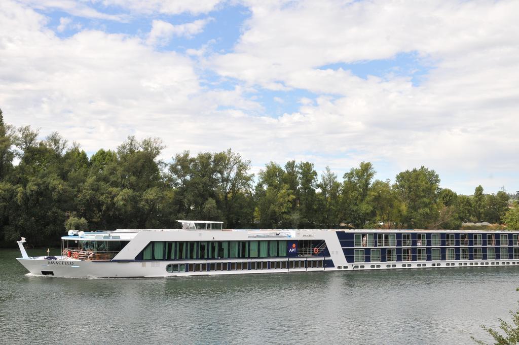 O2 Saone Hotel Reyrieux Esterno foto